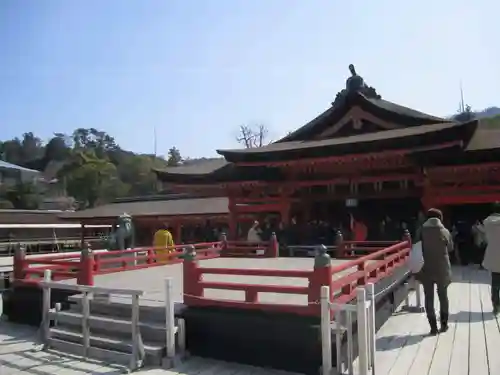 厳島神社の本殿