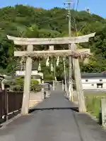 羽場神社の{uncategorized: "未分類", other: "その他", undefined: "問題あり", building: "その他建物", grave: "お墓", sacred_gate: "鳥居", guardian: "狛犬", statue: "像", buddha: "仏像", history: "歴史", nature: "自然", garden: "庭園", animal: "動物", pagoda: "塔", temizu: "手水舎", mountain_gate: "山門・神門", sanctuary: "本殿・本堂", subordinate: "末社・摂社", art: "芸術", scenery: "景色", jizo: "地蔵", ema: "絵馬", goshuin: "御朱印", omikuji: "おみくじ", items: "授与品その他", amulet: "お守り", goshuincho: "御朱印帳", eats: "食事", festival: "お祭り", votive_dance: "神楽", shichigosan: "七五三参", wedding: "結婚式", experience: "体験その他", initially: "初詣", around: "周辺", anti_infection: "感染症対策"}