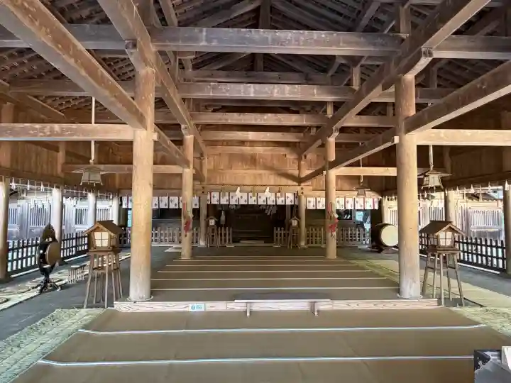 美保神社の{uncategorized: "未分類", other: "その他", undefined: "問題あり", building: "その他建物", grave: "お墓", sacred_gate: "鳥居", guardian: "狛犬", statue: "像", buddha: "仏像", history: "歴史", nature: "自然", garden: "庭園", animal: "動物", pagoda: "塔", temizu: "手水舎", mountain_gate: "山門・神門", sanctuary: "本殿・本堂", subordinate: "末社・摂社", art: "芸術", scenery: "景色", jizo: "地蔵", ema: "絵馬", goshuin: "御朱印", omikuji: "おみくじ", items: "授与品その他", amulet: "お守り", goshuincho: "御朱印帳", eats: "食事", festival: "お祭り", votive_dance: "神楽", shichigosan: "七五三参", wedding: "結婚式", experience: "体験その他", initially: "初詣", around: "周辺", anti_infection: "感染症対策"}