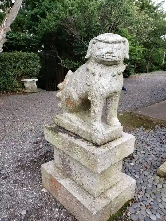 本宮八幡神社の狛犬