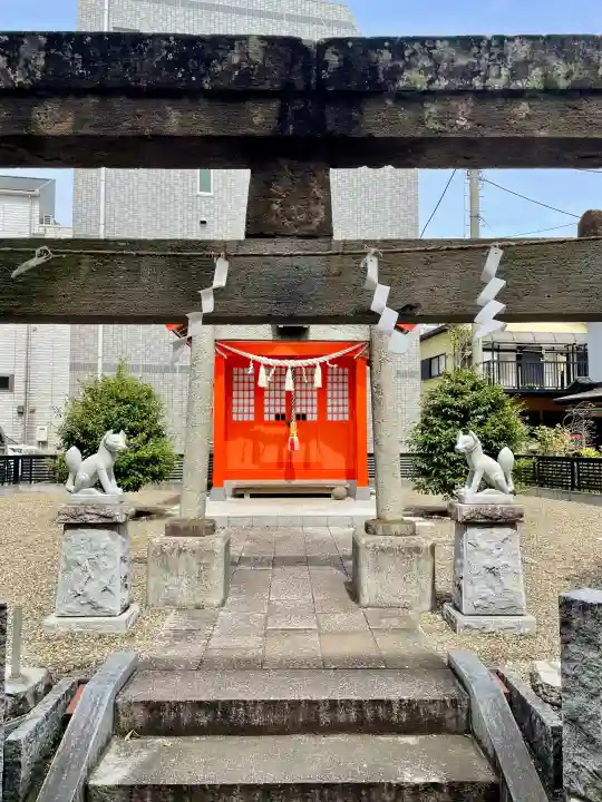 正一位原市場稲荷大明神の{uncategorized: "未分類", other: "その他", undefined: "問題あり", building: "その他建物", grave: "お墓", sacred_gate: "鳥居", guardian: "狛犬", statue: "像", buddha: "仏像", history: "歴史", nature: "自然", garden: "庭園", animal: "動物", pagoda: "塔", temizu: "手水舎", mountain_gate: "山門・神門", sanctuary: "本殿・本堂", subordinate: "末社・摂社", art: "芸術", scenery: "景色", jizo: "地蔵", ema: "絵馬", goshuin: "御朱印", omikuji: "おみくじ", items: "授与品その他", amulet: "お守り", goshuincho: "御朱印帳", eats: "食事", festival: "お祭り", votive_dance: "神楽", shichigosan: "七五三参", wedding: "結婚式", experience: "体験その他", initially: "初詣", around: "周辺", anti_infection: "感染症対策"}