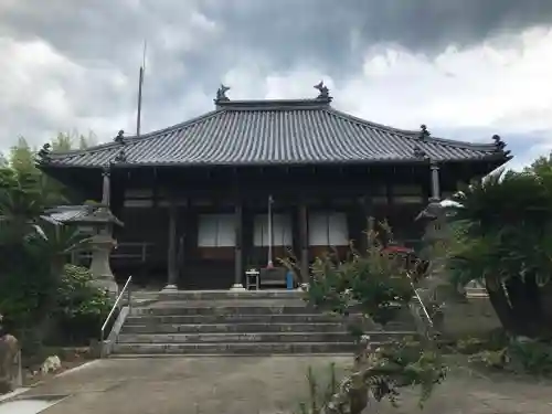 長福寺の本殿・本堂