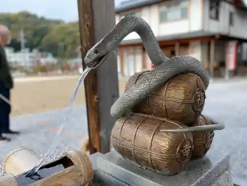 岩国白蛇神社の手水舎