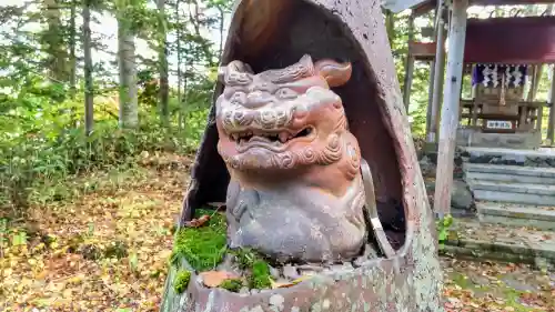 白金神社の狛犬