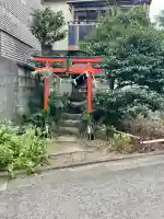 戸田稲荷神社の{uncategorized: "未分類", other: "その他", undefined: "問題あり", building: "その他建物", grave: "お墓", sacred_gate: "鳥居", guardian: "狛犬", statue: "像", buddha: "仏像", history: "歴史", nature: "自然", garden: "庭園", animal: "動物", pagoda: "塔", temizu: "手水舎", mountain_gate: "山門・神門", sanctuary: "本殿・本堂", subordinate: "末社・摂社", art: "芸術", scenery: "景色", jizo: "地蔵", ema: "絵馬", goshuin: "御朱印", omikuji: "おみくじ", items: "授与品その他", amulet: "お守り", goshuincho: "御朱印帳", eats: "食事", festival: "お祭り", votive_dance: "神楽", shichigosan: "七五三参", wedding: "結婚式", experience: "体験その他", initially: "初詣", around: "周辺", anti_infection: "感染症対策"}
