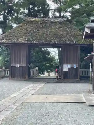 川勾神社の山門・神門