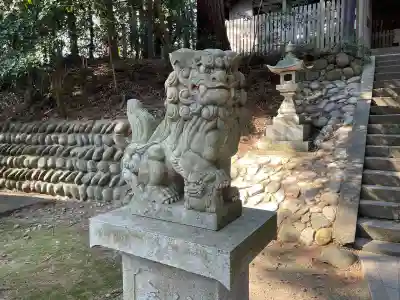 須加神社の{uncategorized: "未分類", other: "その他", undefined: "問題あり", building: "その他建物", grave: "お墓", sacred_gate: "鳥居", guardian: "狛犬", statue: "像", buddha: "仏像", history: "歴史", nature: "自然", garden: "庭園", animal: "動物", pagoda: "塔", temizu: "手水舎", mountain_gate: "山門・神門", sanctuary: "本殿・本堂", subordinate: "末社・摂社", art: "芸術", scenery: "景色", jizo: "地蔵", ema: "絵馬", goshuin: "御朱印", omikuji: "おみくじ", items: "授与品その他", amulet: "お守り", goshuincho: "御朱印帳", eats: "食事", festival: "お祭り", votive_dance: "神楽", shichigosan: "七五三参", wedding: "結婚式", experience: "体験その他", initially: "初詣", around: "周辺", anti_infection: "感染症対策"}