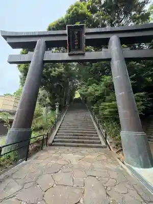 伊豆山神社の{uncategorized: "未分類", other: "その他", undefined: "問題あり", building: "その他建物", grave: "お墓", sacred_gate: "鳥居", guardian: "狛犬", statue: "像", buddha: "仏像", history: "歴史", nature: "自然", garden: "庭園", animal: "動物", pagoda: "塔", temizu: "手水舎", mountain_gate: "山門・神門", sanctuary: "本殿・本堂", subordinate: "末社・摂社", art: "芸術", scenery: "景色", jizo: "地蔵", ema: "絵馬", goshuin: "御朱印", omikuji: "おみくじ", items: "授与品その他", amulet: "お守り", goshuincho: "御朱印帳", eats: "食事", festival: "お祭り", votive_dance: "神楽", shichigosan: "七五三参", wedding: "結婚式", experience: "体験その他", initially: "初詣", around: "周辺", anti_infection: "感染症対策"}