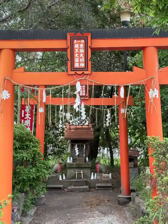 御厨神社の{uncategorized: "未分類", other: "その他", undefined: "問題あり", building: "その他建物", grave: "お墓", sacred_gate: "鳥居", guardian: "狛犬", statue: "像", buddha: "仏像", history: "歴史", nature: "自然", garden: "庭園", animal: "動物", pagoda: "塔", temizu: "手水舎", mountain_gate: "山門・神門", sanctuary: "本殿・本堂", subordinate: "末社・摂社", art: "芸術", scenery: "景色", jizo: "地蔵", ema: "絵馬", goshuin: "御朱印", omikuji: "おみくじ", items: "授与品その他", amulet: "お守り", goshuincho: "御朱印帳", eats: "食事", festival: "お祭り", votive_dance: "神楽", shichigosan: "七五三参", wedding: "結婚式", experience: "体験その他", initially: "初詣", around: "周辺", anti_infection: "感染症対策"}
