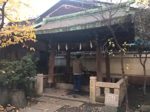 小野照崎神社の手水舎