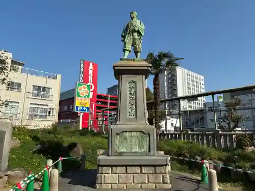 敷津松之宮　大国主神社の{uncategorized: "未分類", other: "その他", undefined: "問題あり", building: "その他建物", grave: "お墓", sacred_gate: "鳥居", guardian: "狛犬", statue: "像", buddha: "仏像", history: "歴史", nature: "自然", garden: "庭園", animal: "動物", pagoda: "塔", temizu: "手水舎", mountain_gate: "山門・神門", sanctuary: "本殿・本堂", subordinate: "末社・摂社", art: "芸術", scenery: "景色", jizo: "地蔵", ema: "絵馬", goshuin: "御朱印", omikuji: "おみくじ", items: "授与品その他", amulet: "お守り", goshuincho: "御朱印帳", eats: "食事", festival: "お祭り", votive_dance: "神楽", shichigosan: "七五三参", wedding: "結婚式", experience: "体験その他", initially: "初詣", around: "周辺", anti_infection: "感染症対策"}