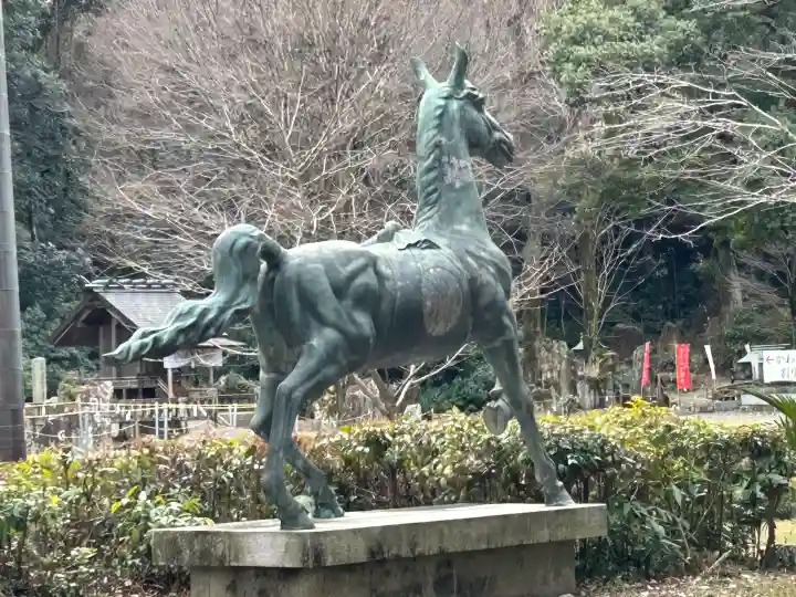 岐阜護國神社の{uncategorized: "未分類", other: "その他", undefined: "問題あり", building: "その他建物", grave: "お墓", sacred_gate: "鳥居", guardian: "狛犬", statue: "像", buddha: "仏像", history: "歴史", nature: "自然", garden: "庭園", animal: "動物", pagoda: "塔", temizu: "手水舎", mountain_gate: "山門・神門", sanctuary: "本殿・本堂", subordinate: "末社・摂社", art: "芸術", scenery: "景色", jizo: "地蔵", ema: "絵馬", goshuin: "御朱印", omikuji: "おみくじ", items: "授与品その他", amulet: "お守り", goshuincho: "御朱印帳", eats: "食事", festival: "お祭り", votive_dance: "神楽", shichigosan: "七五三参", wedding: "結婚式", experience: "体験その他", initially: "初詣", around: "周辺", anti_infection: "感染症対策"}
