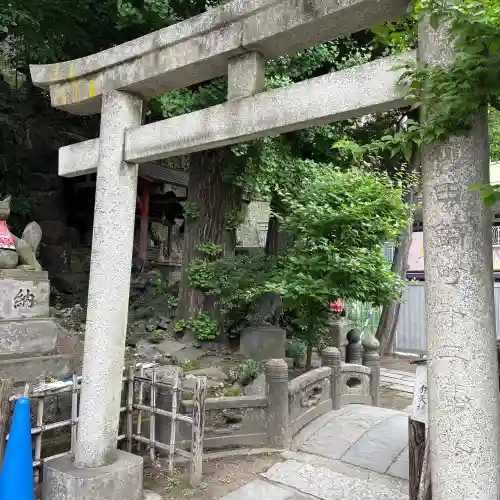 王子稲荷神社の{uncategorized: "未分類", other: "その他", undefined: "問題あり", building: "その他建物", grave: "お墓", sacred_gate: "鳥居", guardian: "狛犬", statue: "像", buddha: "仏像", history: "歴史", nature: "自然", garden: "庭園", animal: "動物", pagoda: "塔", temizu: "手水舎", mountain_gate: "山門・神門", sanctuary: "本殿・本堂", subordinate: "末社・摂社", art: "芸術", scenery: "景色", jizo: "地蔵", ema: "絵馬", goshuin: "御朱印", omikuji: "おみくじ", items: "授与品その他", amulet: "お守り", goshuincho: "御朱印帳", eats: "食事", festival: "お祭り", votive_dance: "神楽", shichigosan: "七五三参", wedding: "結婚式", experience: "体験その他", initially: "初詣", around: "周辺", anti_infection: "感染症対策"}