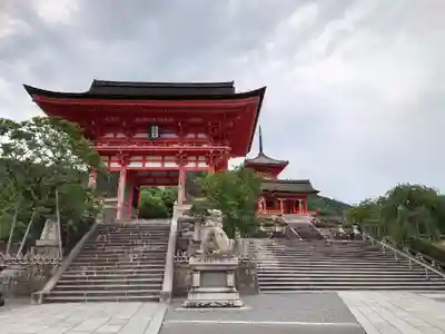 清水寺の山門・神門