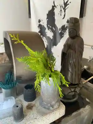 身延別院の{uncategorized: "未分類", other: "その他", undefined: "問題あり", building: "その他建物", grave: "お墓", sacred_gate: "鳥居", guardian: "狛犬", statue: "像", buddha: "仏像", history: "歴史", nature: "自然", garden: "庭園", animal: "動物", pagoda: "塔", temizu: "手水舎", mountain_gate: "山門・神門", sanctuary: "本殿・本堂", subordinate: "末社・摂社", art: "芸術", scenery: "景色", jizo: "地蔵", ema: "絵馬", goshuin: "御朱印", omikuji: "おみくじ", items: "授与品その他", amulet: "お守り", goshuincho: "御朱印帳", eats: "食事", festival: "お祭り", votive_dance: "神楽", shichigosan: "七五三参", wedding: "結婚式", experience: "体験その他", initially: "初詣", around: "周辺", anti_infection: "感染症対策"}