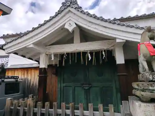 満足稲荷神社の{uncategorized: "未分類", other: "その他", undefined: "問題あり", building: "その他建物", grave: "お墓", sacred_gate: "鳥居", guardian: "狛犬", statue: "像", buddha: "仏像", history: "歴史", nature: "自然", garden: "庭園", animal: "動物", pagoda: "塔", temizu: "手水舎", mountain_gate: "山門・神門", sanctuary: "本殿・本堂", subordinate: "末社・摂社", art: "芸術", scenery: "景色", jizo: "地蔵", ema: "絵馬", goshuin: "御朱印", omikuji: "おみくじ", items: "授与品その他", amulet: "お守り", goshuincho: "御朱印帳", eats: "食事", festival: "お祭り", votive_dance: "神楽", shichigosan: "七五三参", wedding: "結婚式", experience: "体験その他", initially: "初詣", around: "周辺", anti_infection: "感染症対策"}