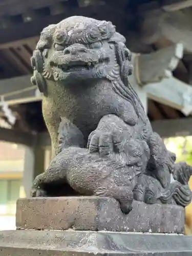 新橋浅間神社の狛犬