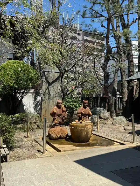 亀戸香取神社の{uncategorized: "未分類", other: "その他", undefined: "問題あり", building: "その他建物", grave: "お墓", sacred_gate: "鳥居", guardian: "狛犬", statue: "像", buddha: "仏像", history: "歴史", nature: "自然", garden: "庭園", animal: "動物", pagoda: "塔", temizu: "手水舎", mountain_gate: "山門・神門", sanctuary: "本殿・本堂", subordinate: "末社・摂社", art: "芸術", scenery: "景色", jizo: "地蔵", ema: "絵馬", goshuin: "御朱印", omikuji: "おみくじ", items: "授与品その他", amulet: "お守り", goshuincho: "御朱印帳", eats: "食事", festival: "お祭り", votive_dance: "神楽", shichigosan: "七五三参", wedding: "結婚式", experience: "体験その他", initially: "初詣", around: "周辺", anti_infection: "感染症対策"}