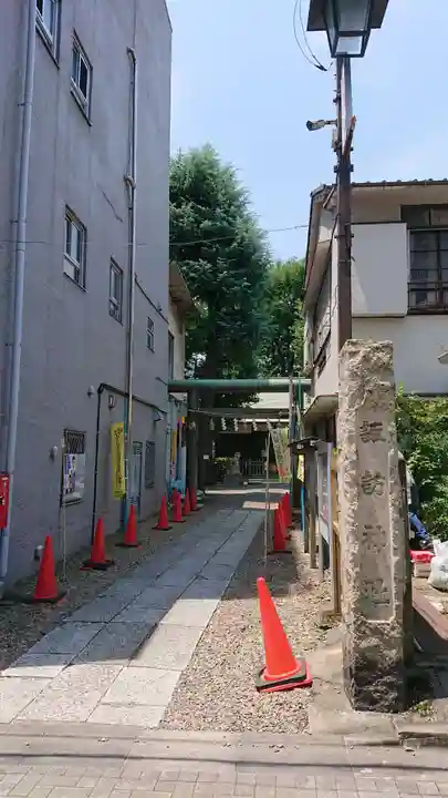諏訪神社の鳥居