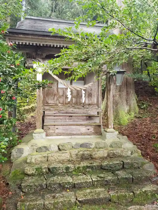 白山社の末社・摂社