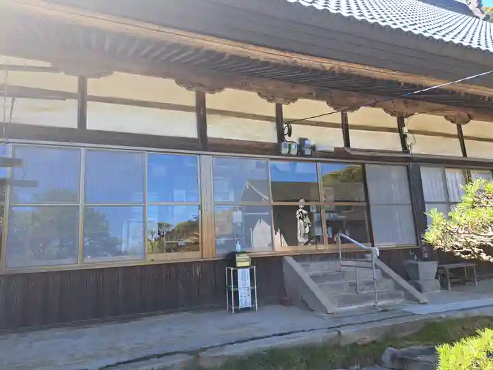 神宮寺の本殿・本堂