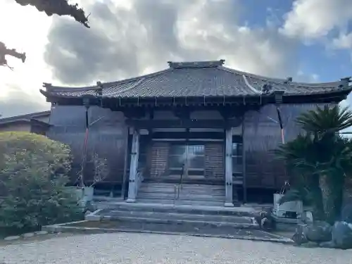 真福寺の{uncategorized: "未分類", other: "その他", undefined: "問題あり", building: "その他建物", grave: "お墓", sacred_gate: "鳥居", guardian: "狛犬", statue: "像", buddha: "仏像", history: "歴史", nature: "自然", garden: "庭園", animal: "動物", pagoda: "塔", temizu: "手水舎", mountain_gate: "山門・神門", sanctuary: "本殿・本堂", subordinate: "末社・摂社", art: "芸術", scenery: "景色", jizo: "地蔵", ema: "絵馬", goshuin: "御朱印", omikuji: "おみくじ", items: "授与品その他", amulet: "お守り", goshuincho: "御朱印帳", eats: "食事", festival: "お祭り", votive_dance: "神楽", shichigosan: "七五三参", wedding: "結婚式", experience: "体験その他", initially: "初詣", around: "周辺", anti_infection: "感染症対策"}
