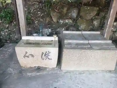 百々神社の手水舎