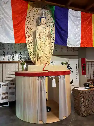 伊勢の国 四天王寺の{uncategorized: "未分類", other: "その他", undefined: "問題あり", building: "その他建物", grave: "お墓", sacred_gate: "鳥居", guardian: "狛犬", statue: "像", buddha: "仏像", history: "歴史", nature: "自然", garden: "庭園", animal: "動物", pagoda: "塔", temizu: "手水舎", mountain_gate: "山門・神門", sanctuary: "本殿・本堂", subordinate: "末社・摂社", art: "芸術", scenery: "景色", jizo: "地蔵", ema: "絵馬", goshuin: "御朱印", omikuji: "おみくじ", items: "授与品その他", amulet: "お守り", goshuincho: "御朱印帳", eats: "食事", festival: "お祭り", votive_dance: "神楽", shichigosan: "七五三参", wedding: "結婚式", experience: "体験その他", initially: "初詣", around: "周辺", anti_infection: "感染症対策"}