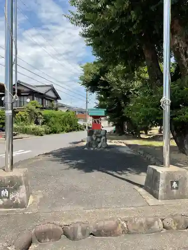 六所社（三ツ井）の末社・摂社