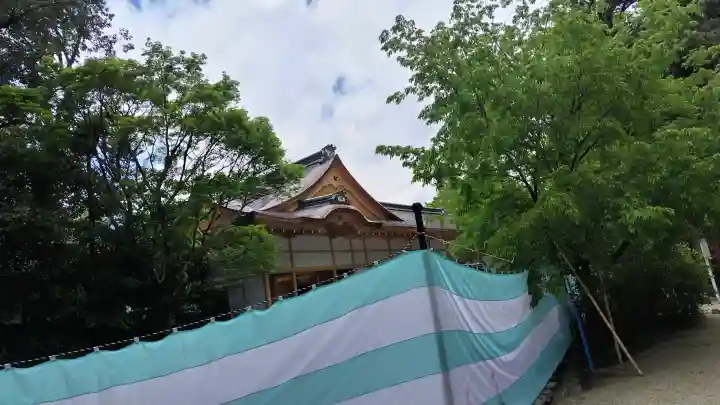 賀茂御祖神社(下鴨神社)の{uncategorized: "未分類", other: "その他", undefined: "問題あり", building: "その他建物", grave: "お墓", sacred_gate: "鳥居", guardian: "狛犬", statue: "像", buddha: "仏像", history: "歴史", nature: "自然", garden: "庭園", animal: "動物", pagoda: "塔", temizu: "手水舎", mountain_gate: "山門・神門", sanctuary: "本殿・本堂", subordinate: "末社・摂社", art: "芸術", scenery: "景色", jizo: "地蔵", ema: "絵馬", goshuin: "御朱印", omikuji: "おみくじ", items: "授与品その他", amulet: "お守り", goshuincho: "御朱印帳", eats: "食事", festival: "お祭り", votive_dance: "神楽", shichigosan: "七五三参", wedding: "結婚式", experience: "体験その他", initially: "初詣", around: "周辺", anti_infection: "感染症対策"}