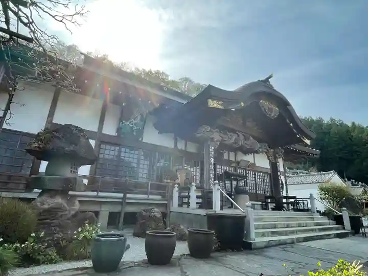 野坂寺の本殿・本堂