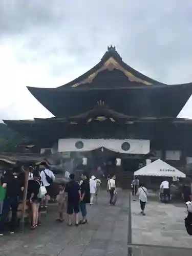 善光寺の本殿・本堂