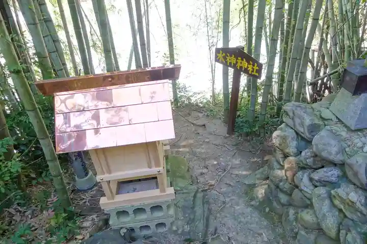 樫高稲荷大明神の末社・摂社