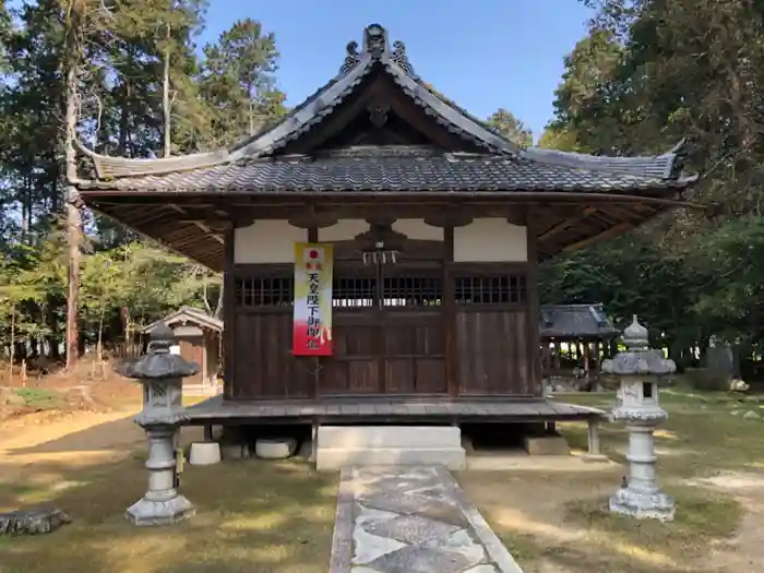 川田神社の本殿