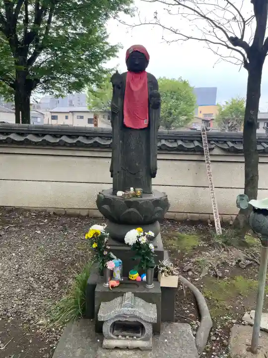 蓮馨寺の{uncategorized: "未分類", other: "その他", undefined: "問題あり", building: "その他建物", grave: "お墓", sacred_gate: "鳥居", guardian: "狛犬", statue: "像", buddha: "仏像", history: "歴史", nature: "自然", garden: "庭園", animal: "動物", pagoda: "塔", temizu: "手水舎", mountain_gate: "山門・神門", sanctuary: "本殿・本堂", subordinate: "末社・摂社", art: "芸術", scenery: "景色", jizo: "地蔵", ema: "絵馬", goshuin: "御朱印", omikuji: "おみくじ", items: "授与品その他", amulet: "お守り", goshuincho: "御朱印帳", eats: "食事", festival: "お祭り", votive_dance: "神楽", shichigosan: "七五三参", wedding: "結婚式", experience: "体験その他", initially: "初詣", around: "周辺", anti_infection: "感染症対策"}