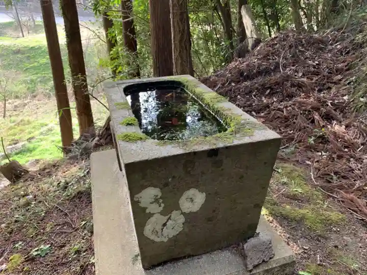 小山野神社の手水舎