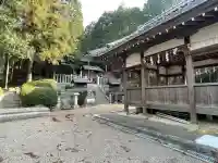 諏訪神社の{uncategorized: "未分類", other: "その他", undefined: "問題あり", building: "その他建物", grave: "お墓", sacred_gate: "鳥居", guardian: "狛犬", statue: "像", buddha: "仏像", history: "歴史", nature: "自然", garden: "庭園", animal: "動物", pagoda: "塔", temizu: "手水舎", mountain_gate: "山門・神門", sanctuary: "本殿・本堂", subordinate: "末社・摂社", art: "芸術", scenery: "景色", jizo: "地蔵", ema: "絵馬", goshuin: "御朱印", omikuji: "おみくじ", items: "授与品その他", amulet: "お守り", goshuincho: "御朱印帳", eats: "食事", festival: "お祭り", votive_dance: "神楽", shichigosan: "七五三参", wedding: "結婚式", experience: "体験その他", initially: "初詣", around: "周辺", anti_infection: "感染症対策"}