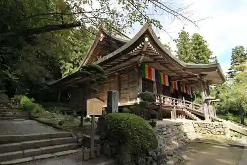 宝珠山 立石寺の本殿・本堂