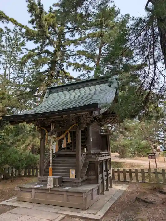 天橋立神社の{uncategorized: "未分類", other: "その他", undefined: "問題あり", building: "その他建物", grave: "お墓", sacred_gate: "鳥居", guardian: "狛犬", statue: "像", buddha: "仏像", history: "歴史", nature: "自然", garden: "庭園", animal: "動物", pagoda: "塔", temizu: "手水舎", mountain_gate: "山門・神門", sanctuary: "本殿・本堂", subordinate: "末社・摂社", art: "芸術", scenery: "景色", jizo: "地蔵", ema: "絵馬", goshuin: "御朱印", omikuji: "おみくじ", items: "授与品その他", amulet: "お守り", goshuincho: "御朱印帳", eats: "食事", festival: "お祭り", votive_dance: "神楽", shichigosan: "七五三参", wedding: "結婚式", experience: "体験その他", initially: "初詣", around: "周辺", anti_infection: "感染症対策"}