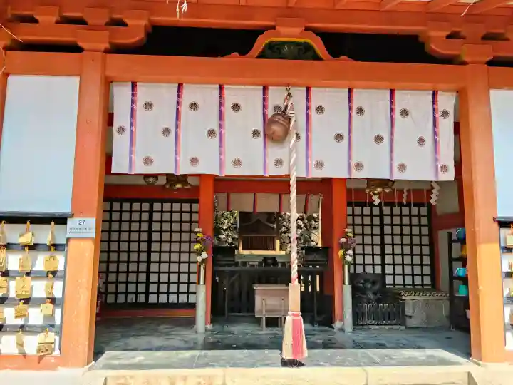 鞍馬寺の{uncategorized: "未分類", other: "その他", undefined: "問題あり", building: "その他建物", grave: "お墓", sacred_gate: "鳥居", guardian: "狛犬", statue: "像", buddha: "仏像", history: "歴史", nature: "自然", garden: "庭園", animal: "動物", pagoda: "塔", temizu: "手水舎", mountain_gate: "山門・神門", sanctuary: "本殿・本堂", subordinate: "末社・摂社", art: "芸術", scenery: "景色", jizo: "地蔵", ema: "絵馬", goshuin: "御朱印", omikuji: "おみくじ", items: "授与品その他", amulet: "お守り", goshuincho: "御朱印帳", eats: "食事", festival: "お祭り", votive_dance: "神楽", shichigosan: "七五三参", wedding: "結婚式", experience: "体験その他", initially: "初詣", around: "周辺", anti_infection: "感染症対策"}