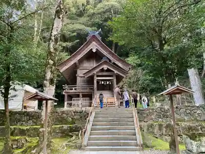 出雲大社の{uncategorized: "未分類", other: "その他", undefined: "問題あり", building: "その他建物", grave: "お墓", sacred_gate: "鳥居", guardian: "狛犬", statue: "像", buddha: "仏像", history: "歴史", nature: "自然", garden: "庭園", animal: "動物", pagoda: "塔", temizu: "手水舎", mountain_gate: "山門・神門", sanctuary: "本殿・本堂", subordinate: "末社・摂社", art: "芸術", scenery: "景色", jizo: "地蔵", ema: "絵馬", goshuin: "御朱印", omikuji: "おみくじ", items: "授与品その他", amulet: "お守り", goshuincho: "御朱印帳", eats: "食事", festival: "お祭り", votive_dance: "神楽", shichigosan: "七五三参", wedding: "結婚式", experience: "体験その他", initially: "初詣", around: "周辺", anti_infection: "感染症対策"}