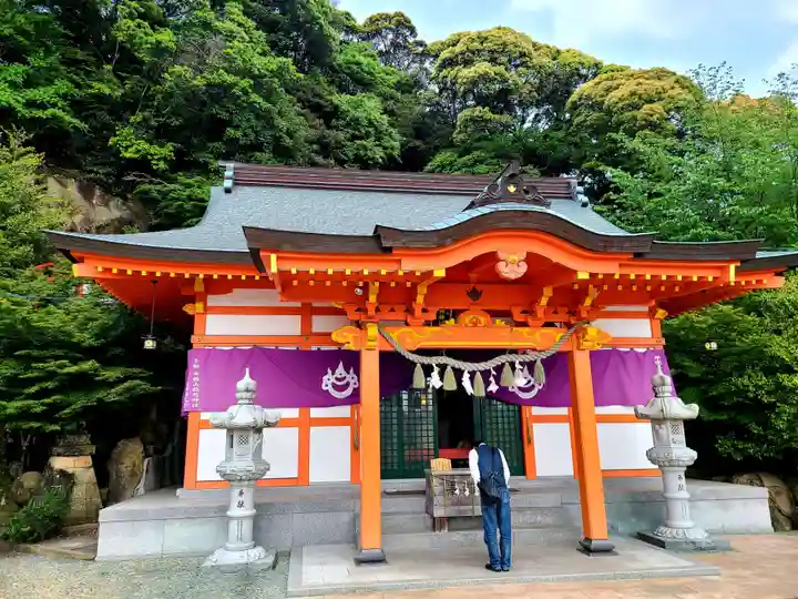 御館山稲荷神社の本殿・本堂