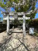 諏訪神社の鳥居