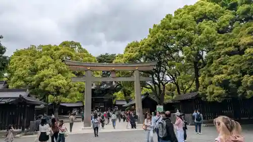 明治神宮の{uncategorized: "未分類", other: "その他", undefined: "問題あり", building: "その他建物", grave: "お墓", sacred_gate: "鳥居", guardian: "狛犬", statue: "像", buddha: "仏像", history: "歴史", nature: "自然", garden: "庭園", animal: "動物", pagoda: "塔", temizu: "手水舎", mountain_gate: "山門・神門", sanctuary: "本殿・本堂", subordinate: "末社・摂社", art: "芸術", scenery: "景色", jizo: "地蔵", ema: "絵馬", goshuin: "御朱印", omikuji: "おみくじ", items: "授与品その他", amulet: "お守り", goshuincho: "御朱印帳", eats: "食事", festival: "お祭り", votive_dance: "神楽", shichigosan: "七五三参", wedding: "結婚式", experience: "体験その他", initially: "初詣", around: "周辺", anti_infection: "感染症対策"}