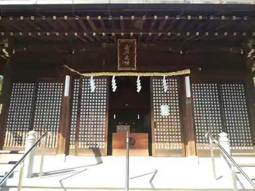 新曽氷川神社の本殿