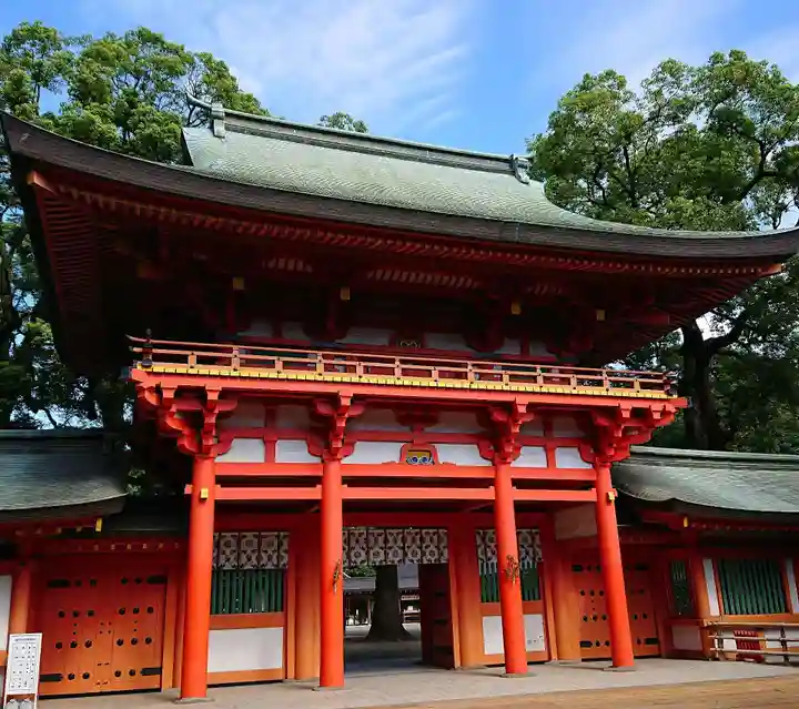 武蔵一宮氷川神社の山門・神門
