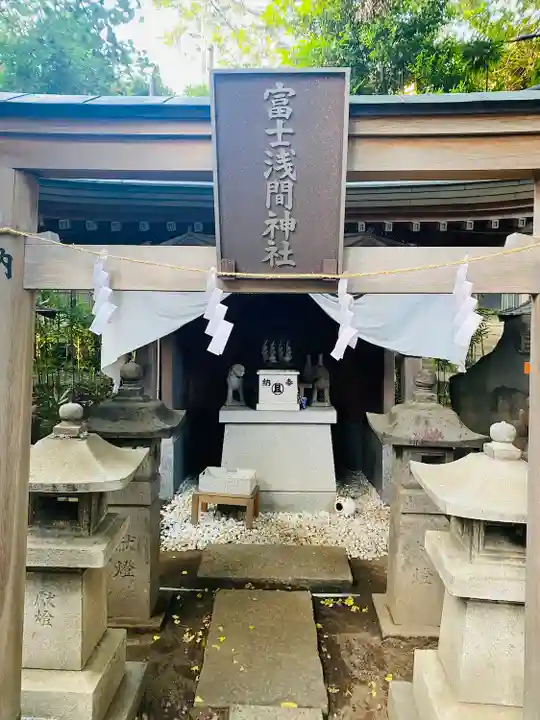 目黒富士浅間神社の本殿・本堂