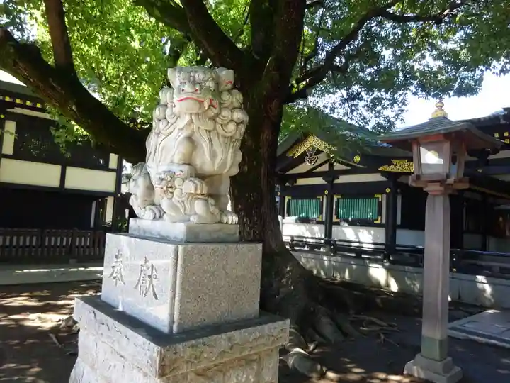 穴八幡宮の狛犬