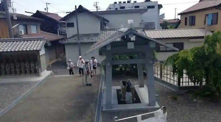 医王寺の手水舎