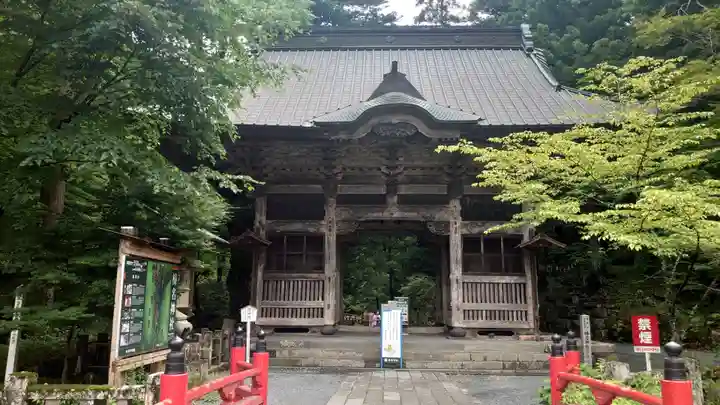 榛名神社の山門・神門